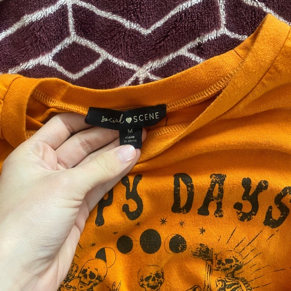 Women’s Social Scene Halloween (MEDIUM) Cropped Orange Spooky Graphic T-Shirt - Picture 3 of 3